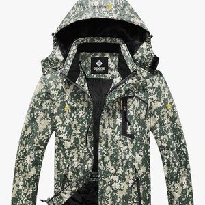 GEMYSE Camouflage Hooded Jacket